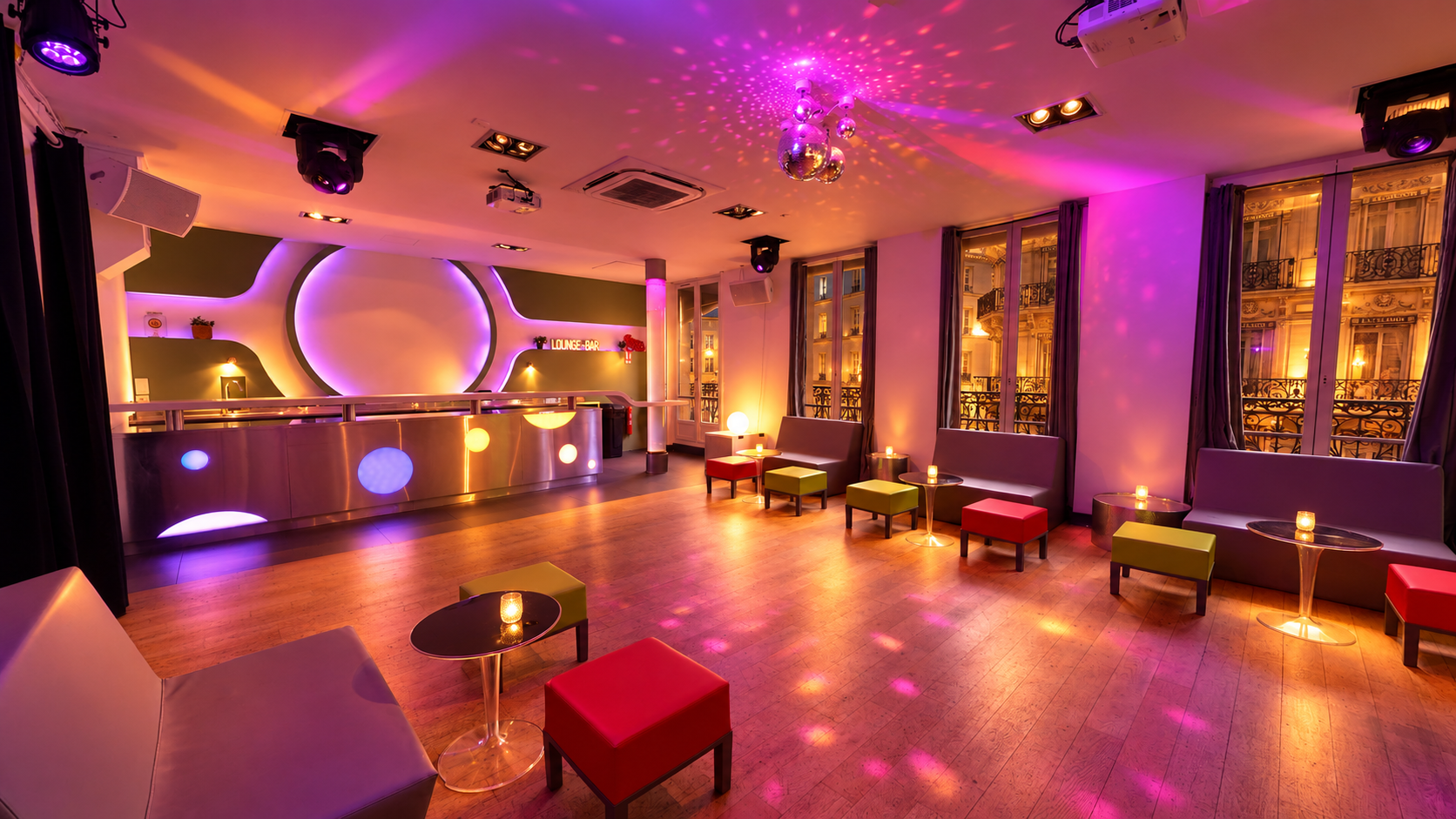 Salon Lafayette – ambiance de soirée festive