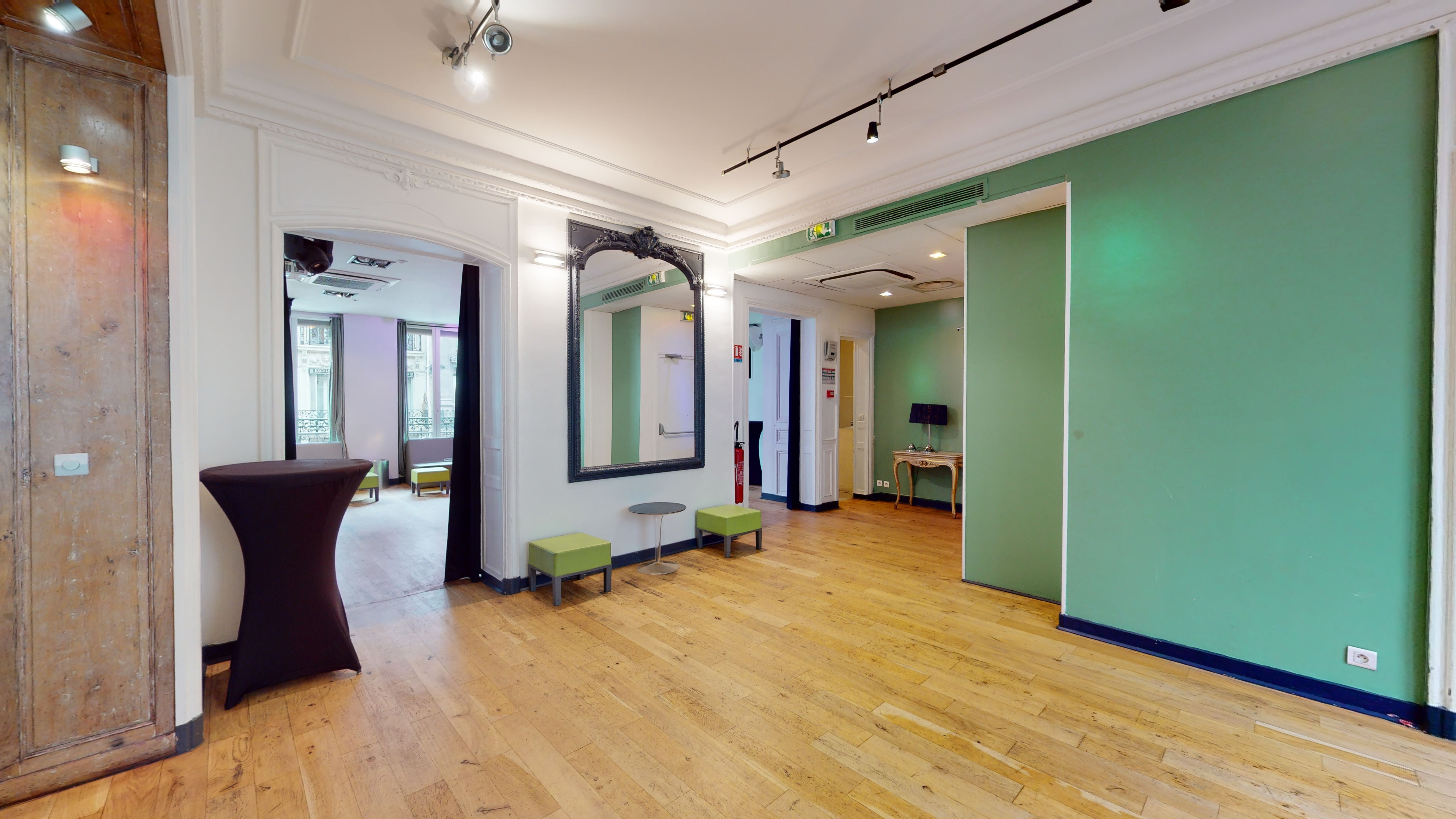 Salon Lafayette – bar et piste de danse